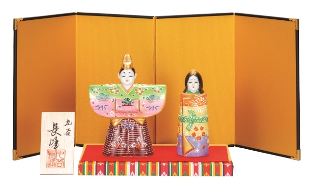 コンパクトでかわいい九谷焼の雛人形