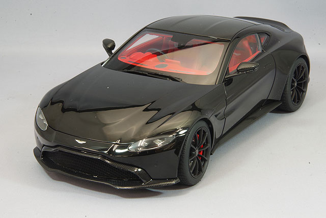 お取り寄せ商品】 オートアート コンポジット 1/18 アストンマーティン
