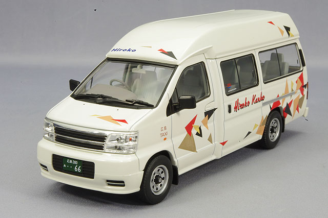 トミカリミテッドヴィンテージNEO43 1/43 日産 セドリック 230型