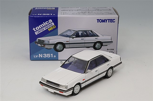 トミカリミテッドヴィンテージ NEO 1/64 日産 スカイライン バン 1600