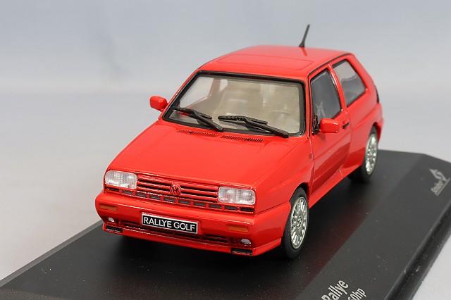 マキシチャンプス 1/43 フォルクスワーゲン ニュービートル 1998 レッド