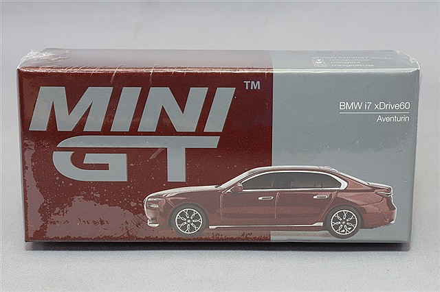 TSM ミニGT 1/64 BMW i7 eDrive50 ブラックサファイア 左ハンドル