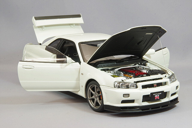 オートアート コンポジット 1/18 日産 スカイライン GT-R (R34) V
