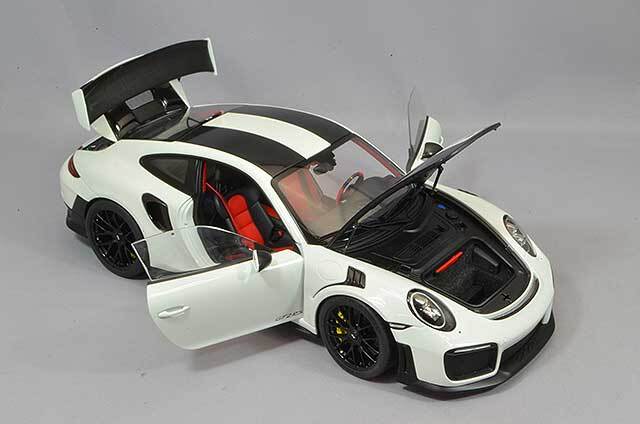オートアート コンポジット 1/18 ポルシェ 911 (991.2) GT2 RS