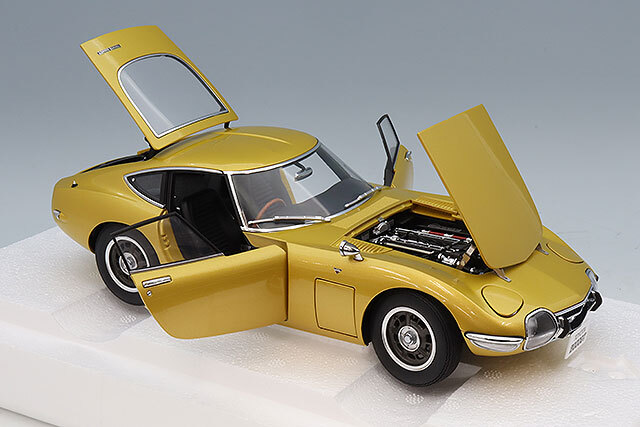 オートアート コンポジット 1/18 トヨタ 2000GT 1967 ゴールド