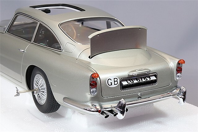 オートアート コンポジット 1/18 アストンマーティン DB5 ボンドカー