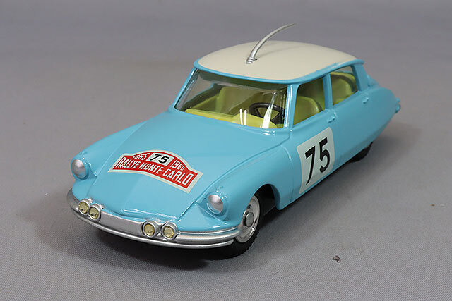 コーギー 1/47 #323 シトロエンDS19 モンテカルロ トリム ブルー/ホワイト