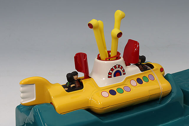 コーギー 1/36 #803 ビートルズ イエローサブマリン レッドハッチver