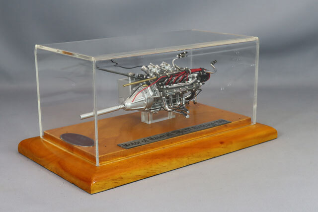 CMC 1/18 マセラティ ティーポバードケージ61 エンジンケース付