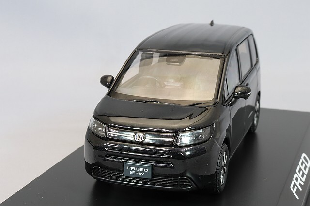 ホビージャパン 1/43 ホンダ フリード クリスタルブラックパール