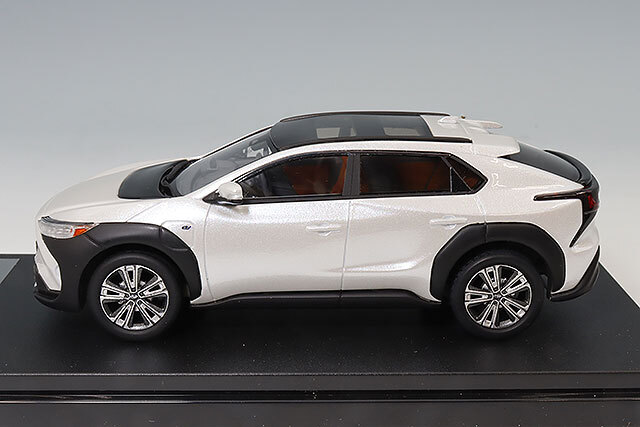 ハイストーリー 1/43 スバル ソルテラ ET-HS (2023) プラチナホワイト