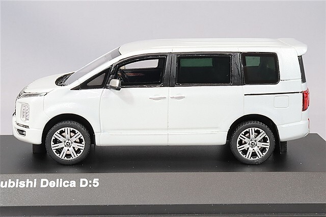 京商 1/43 三菱 デリカ D:5 ホワイト 【レジン製】