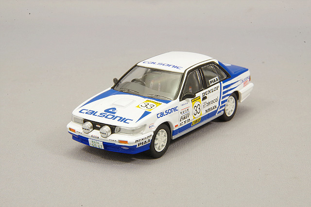 トミカリミテッドヴィンテージNEO 1/64 日産 ブルーバード SSS-R
