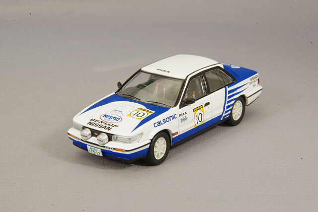 トミカリミテッドヴィンテージNEO 1/64 日産 ブルーバード SSS-R