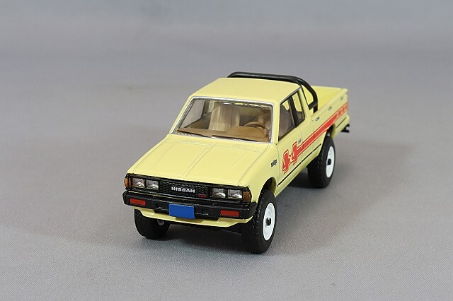 トミカリミテッドヴィンテージ NEO 1/64 日産 トラック 4x4 キング