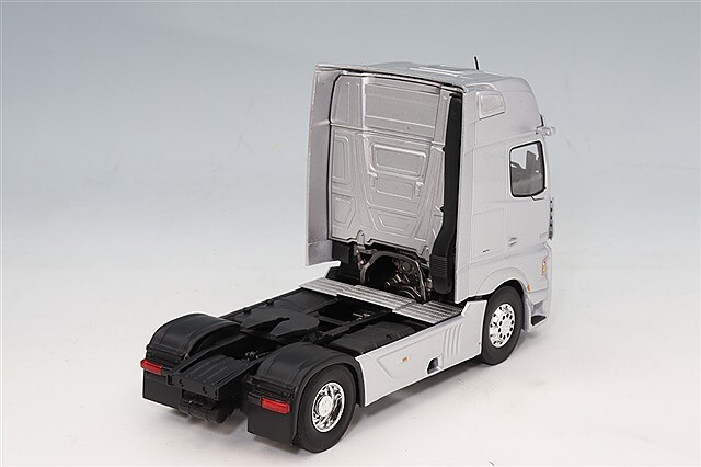 スパーク 1/43 メルセデスベンツ トラック 2023 メルセデス F1チーム