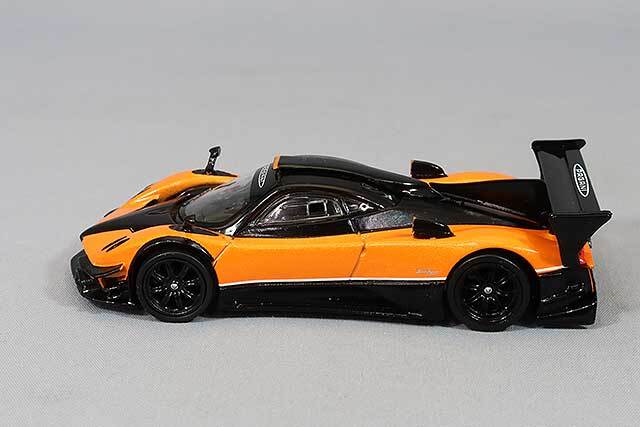 Tarmac 1/64 パガーニ ゾンダ レボリューション アランチョサントロペ