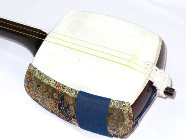 三味線・お琴の老舗 菊岡 中むら】中古三味線本体 花梨 小唄・端唄