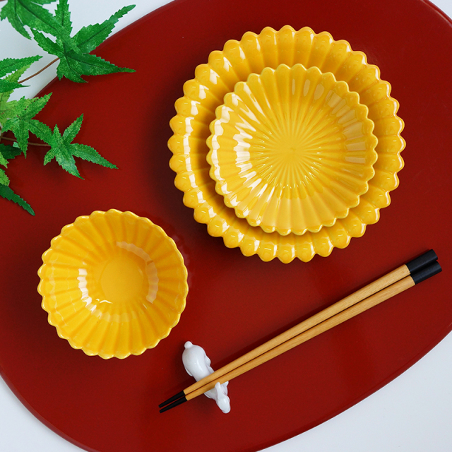 黄交跡 剣先小皿は栗の甘露煮など和菓子にぴったりなサイズ。有田焼の