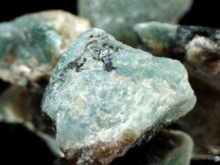 ☆採取量極少！☆超希少原石！☆限られた人のみ知る【幻の宝石】☆世界