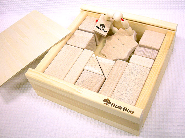 ブナ積み木と太陽のにぎにぎセット｜HUGHUG 日本製｜木のおもちゃ