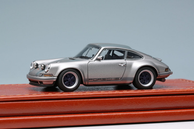 タイタン64 TM001L 1/64 シンガー 911 (964) クーペ マットチタニウム
