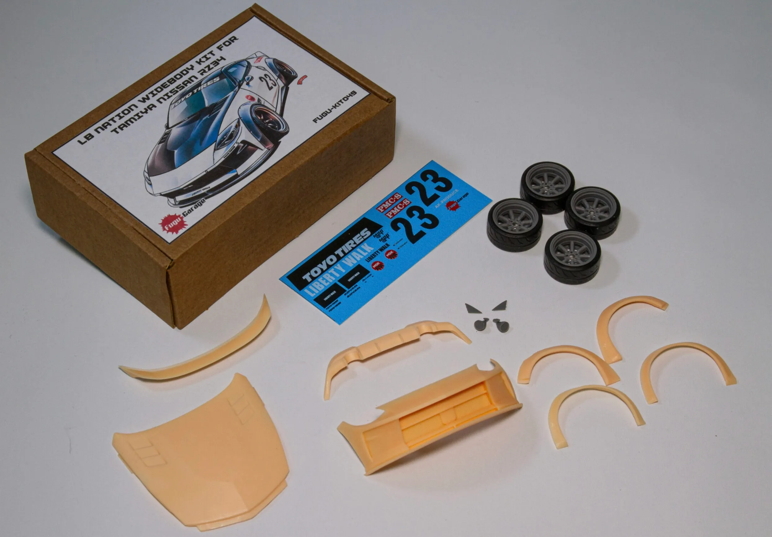 Fuguガレージ 1/24 トランスキット LB リバティ ウォーク ニッサン