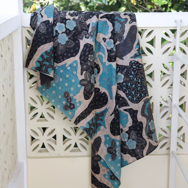 バティック（ジャワ更紗・プリント・綿100%） (NRA941-18) Rosily