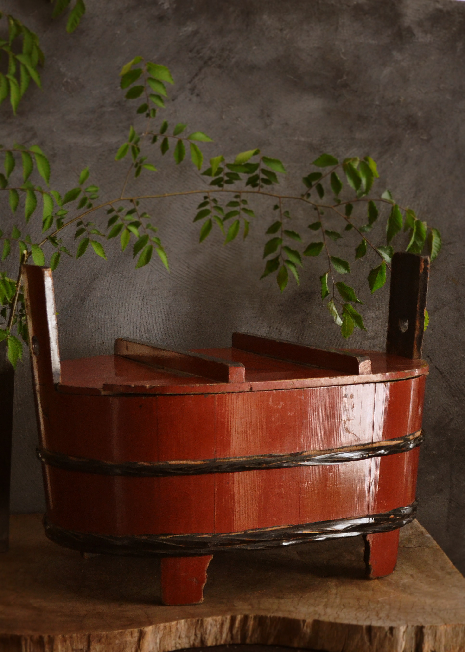 朱塗漆樽 漆桶 変形樽 朱塗樽 楕円樽 民具 古道具 鉢カバー ほげ ほか