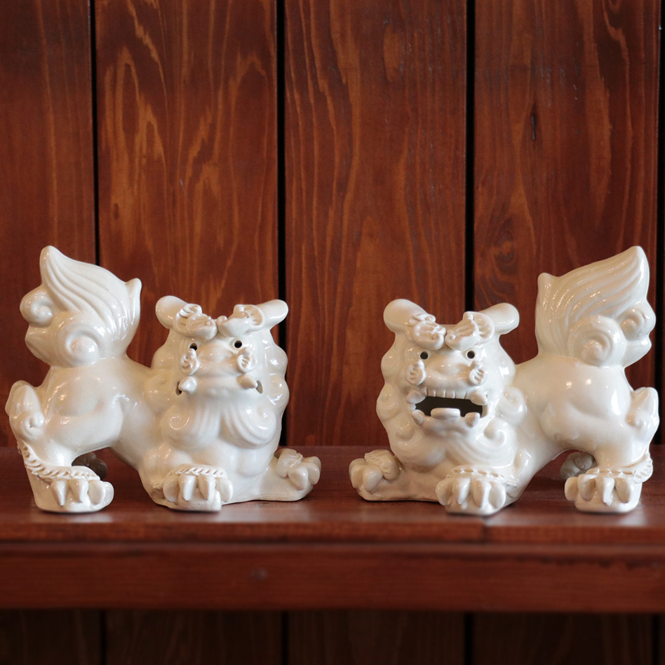 伝統鋳込シーサー(中）「白」 作 宮城勝一郎