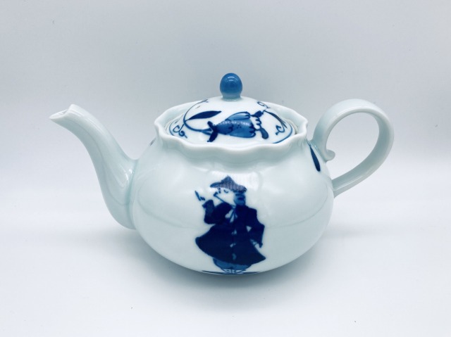 二人異人輪花ポット しん窯青花