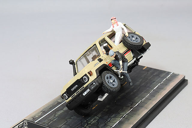 DiecastTalk特注 GCD 1/64 トヨタ ランドクルーザー 70 アラブ仕様