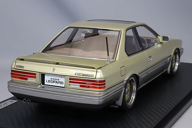 イグニッションモデル 1/18 日産 レパード 3.0 アルティマ (F31