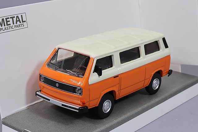 シュコー 1/64 フォルクスワーゲン T3 Luxus バス 2トーン ベージュ