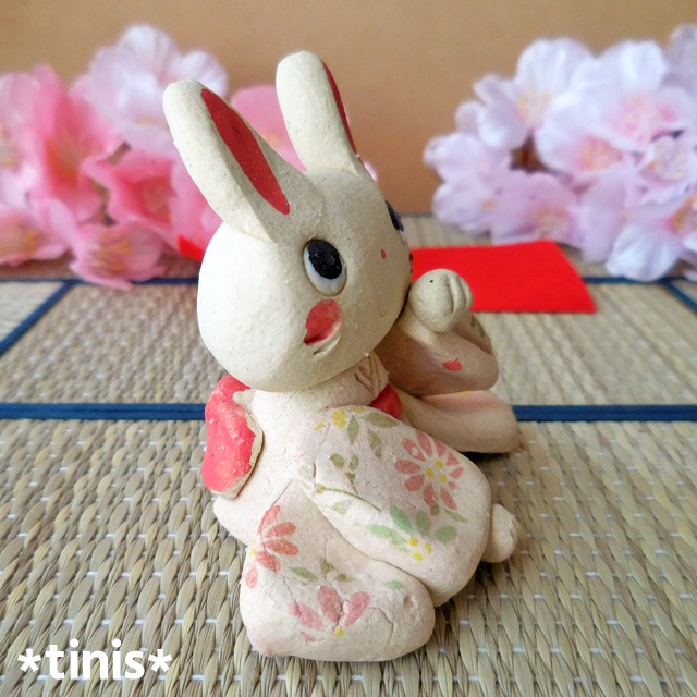 御着物兎 （招き） うさぎ 置物 手造り 陶器製 作舎 クラフトマンハウス
