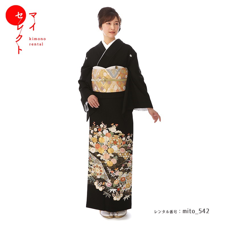 豪華絢爛な刺繍が目を引く！美しい文様が散りばめられた格調高い黒留袖