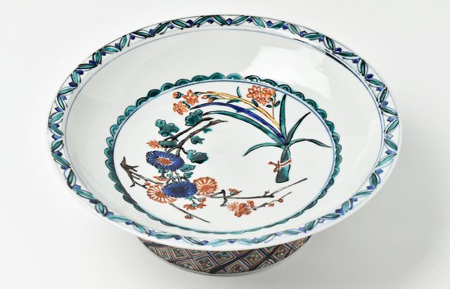 山本恭代 33 色絵梅水仙菊図台皿 ｜ 暮らしのうつわ花田 和食器 通販