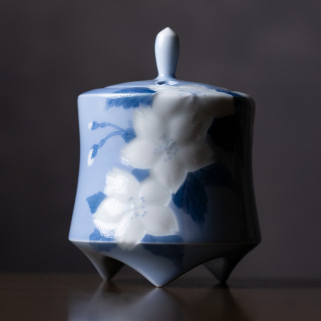 茶道具 | 染付彫香炉「深吉野」(AH-239) 作家「本多亜弥」