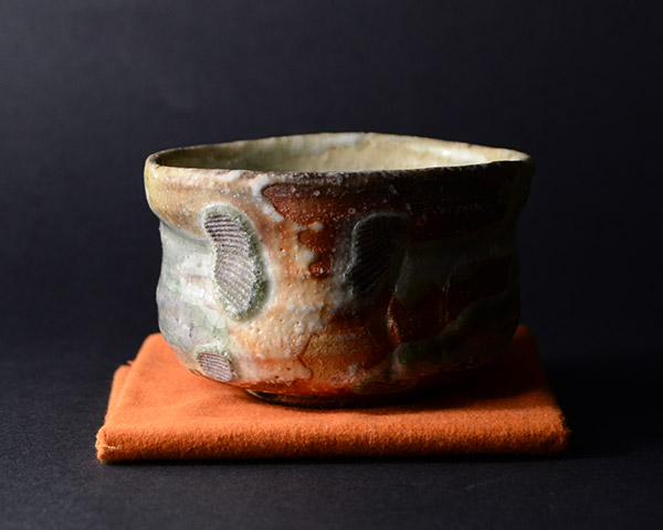 伊賀茶碗 （共箱） 作家「新歓嗣」