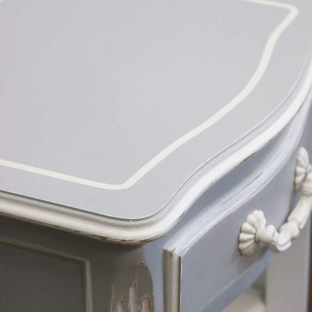 カントリーコーナー（Country Corner) グスタビアン ナイトテーブル