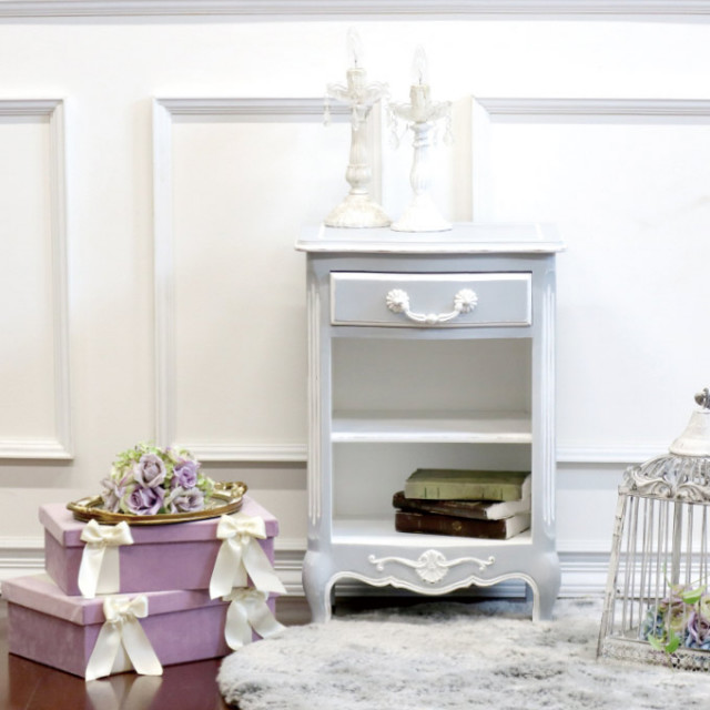 カントリーコーナー（Country Corner) グスタビアン ナイトテーブル