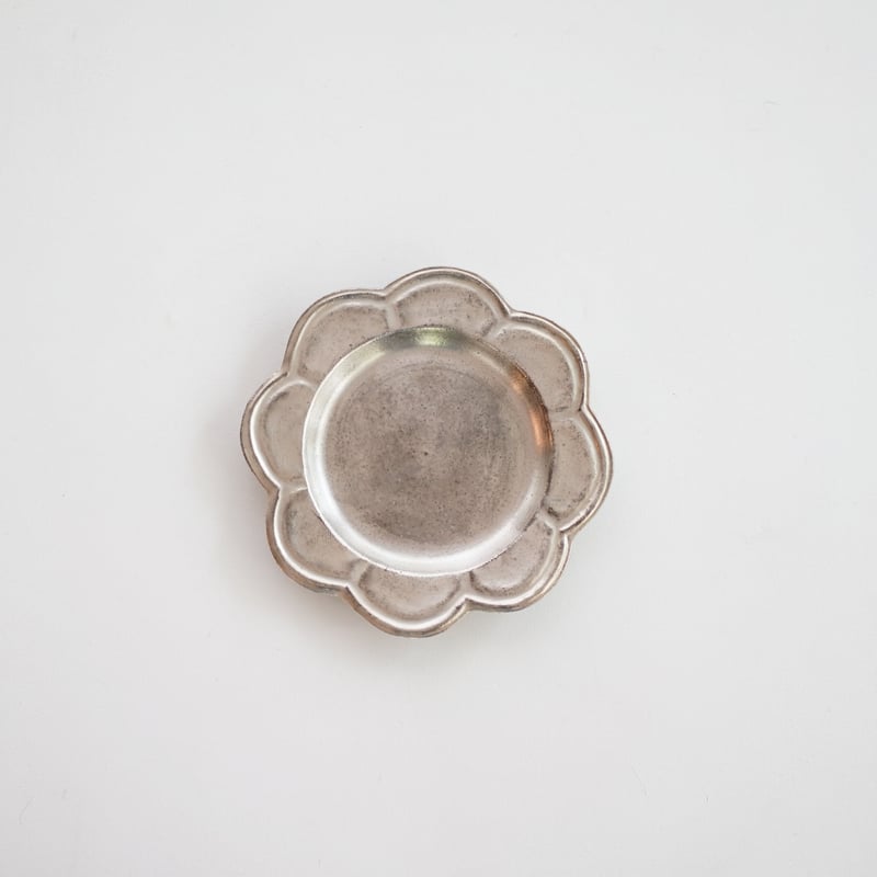 安藤雅信】銀彩ピューター花びら皿 S | ギャルリ百草 online store