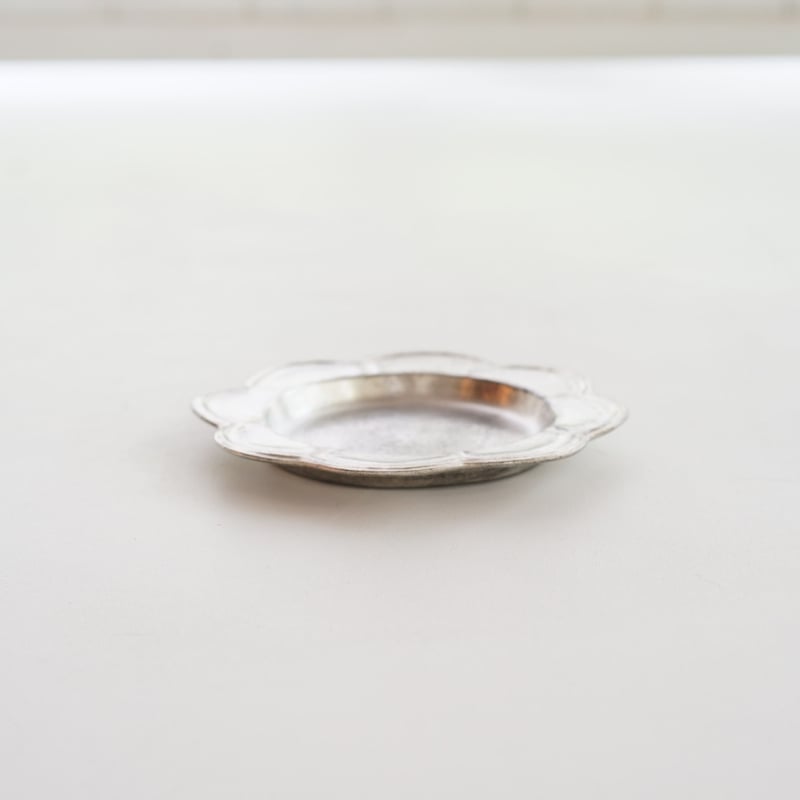 安藤雅信】銀彩ピューター花びら皿 S | ギャルリ百草 online store