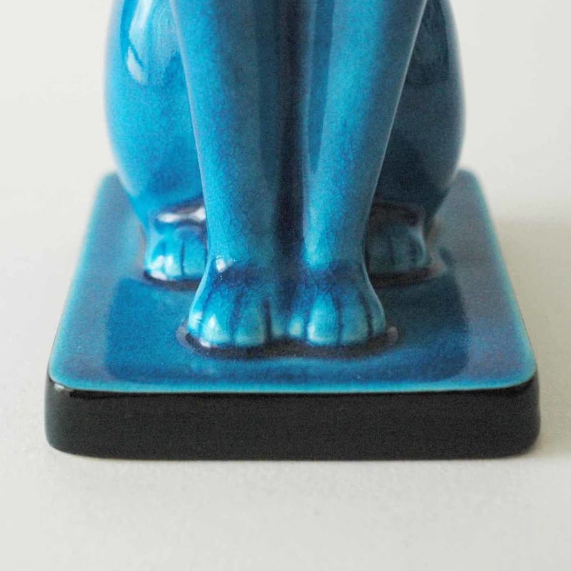 九栄神】青釉オーナメント 「バステト」 （化粧箱入） | KOBEIGAMA