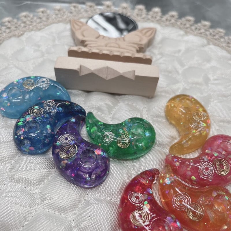 最強陰陽統合オルゴナイト勾玉☯️チャクラカラー | 陰陽統合勾玉