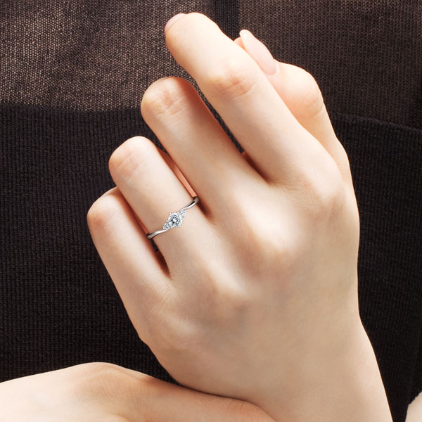 PT950 ミュゼット ダイヤモンド サイドストーン リング 0.3ct｜婚約