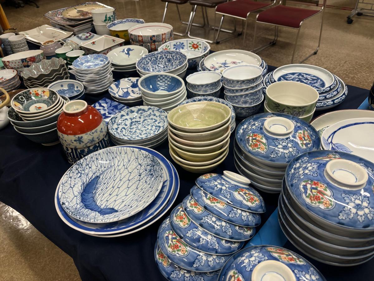 箕輪町で不用食器回収 地域に呼びかけ、「リサイクル陶器」に再活用