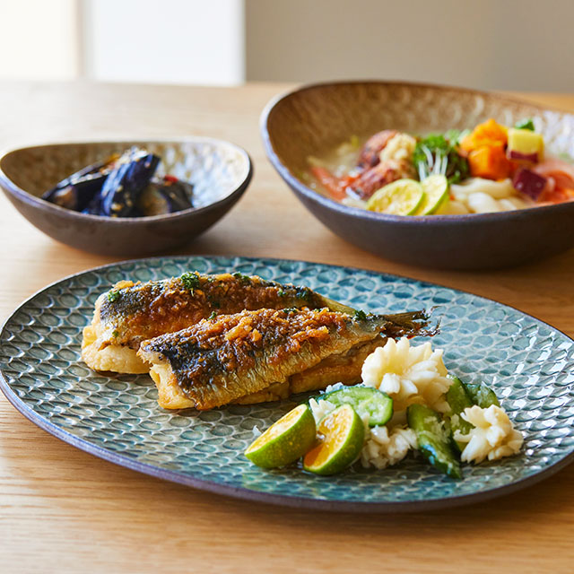 WEB限定】明山窯 日と月 平皿 大｜食卓の道具｜中川政七商店 公式サイト