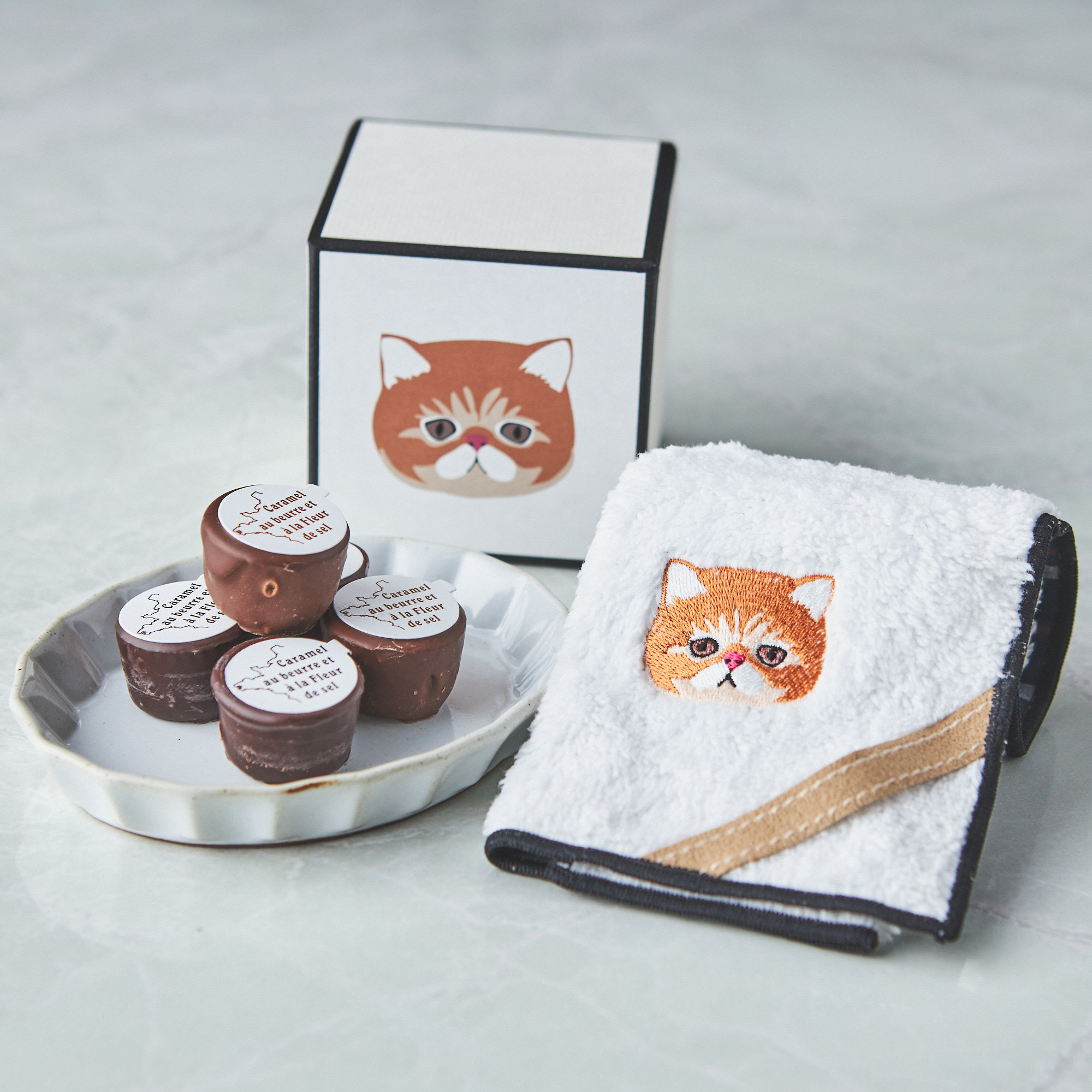 ギフトBOX/タンプ限定】キャラッセルチョコレート＆タオルハンカチ