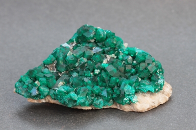 石ころ趣味 緑色、青緑色の石の巻 | ギン太パパのブログ